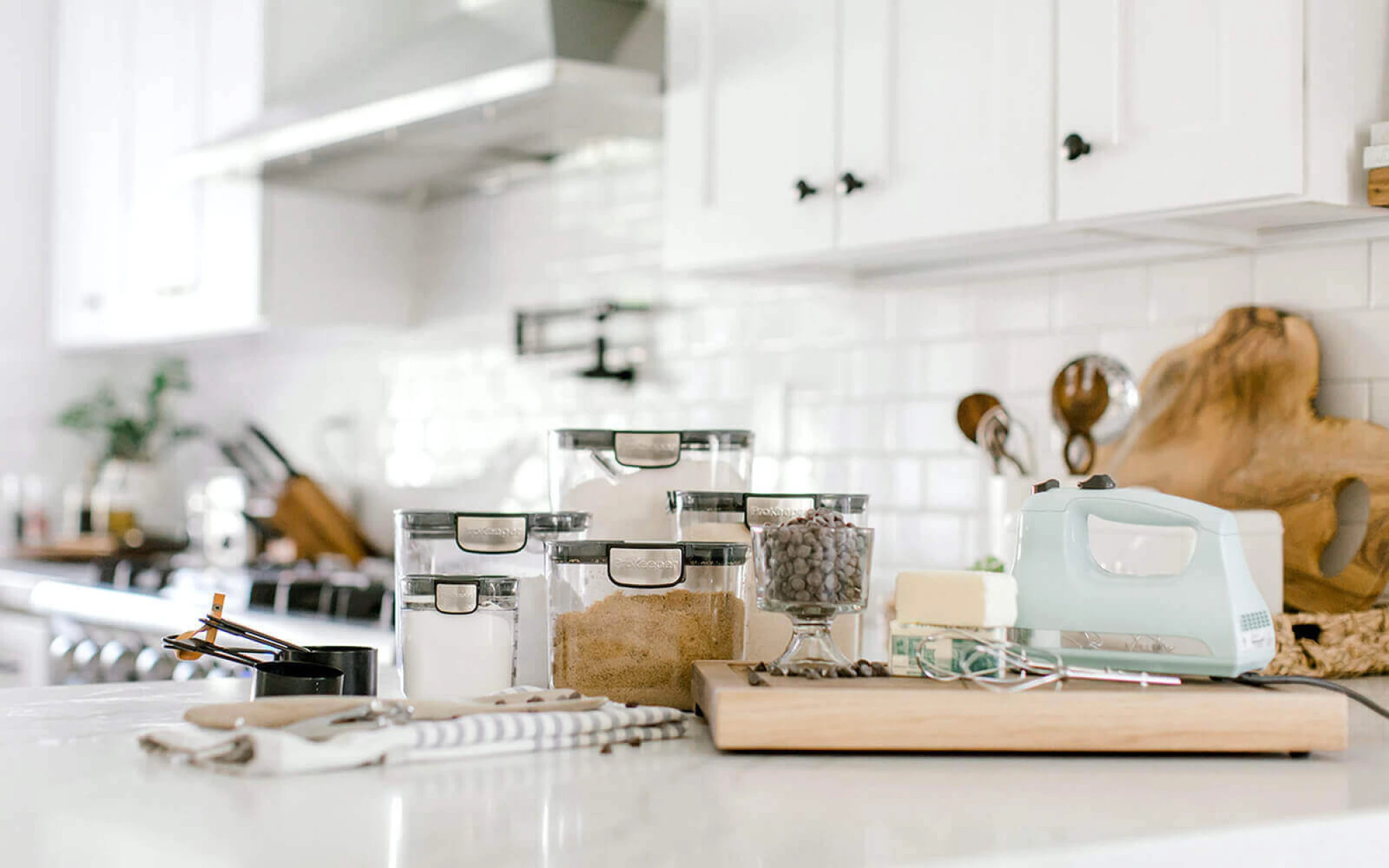 Looking to keep your food and ingredients fresher for longer? Our ProKeeper+ line includes airtight containers for bakers and chefs alike. Stay organized and fresh with ProKeeper+.